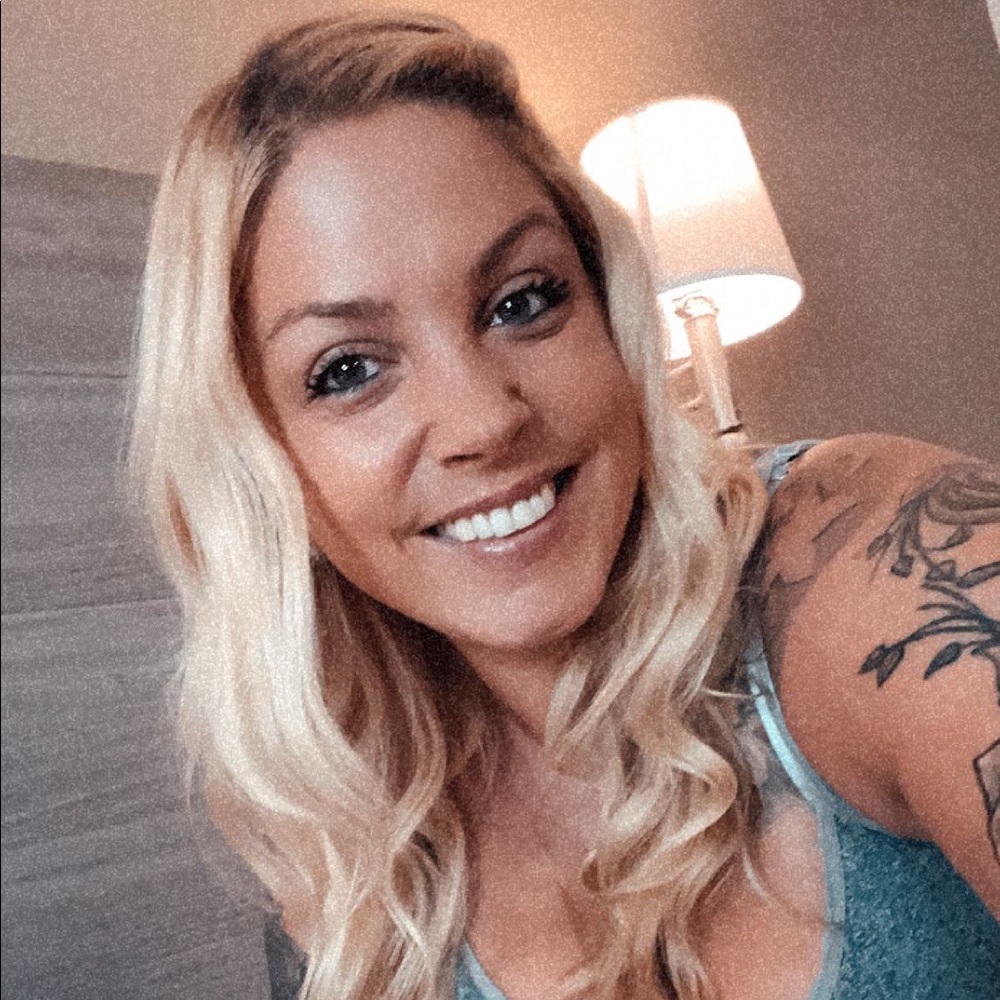 Meet your Posher, Crystal